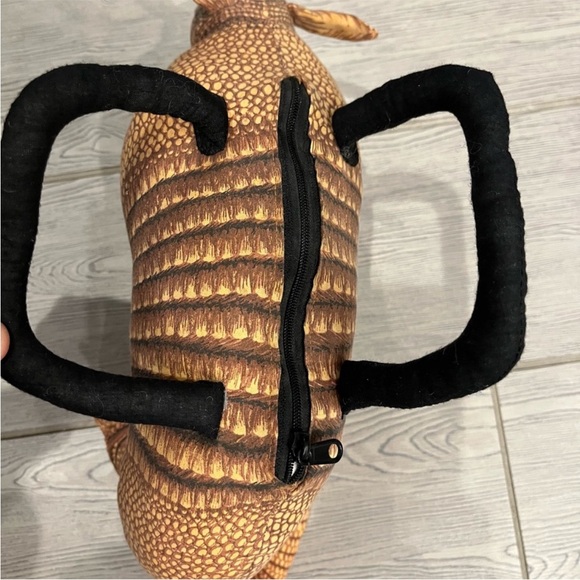Quirky Vintage  1996 Accoutrements Armadillo Handbag! #1 - Picture 6 of 13